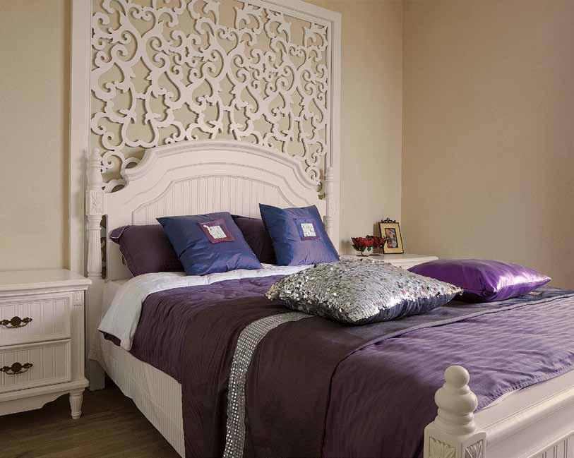 Furniture: Sausalito 214-2 Wall: Earthy Cane 313-4 Bedding: