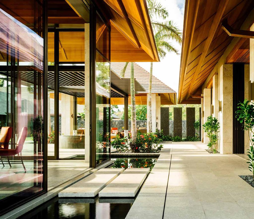 ENGAGING OUTDOOR SPACE Famed Hawaii architect Vladimir Ossipoff s buildings from over 50 years ago effectively captured Hawaii s climate, dissolving distinctions between indoor and outdoor space.