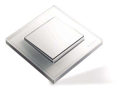 MAXIMUM SLIMNESS 8,5mm High-quality and durable finishes Minimum gap between switch and frame Display Lighting in white Lateral chrome Eco-design Noble materials