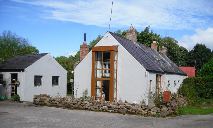 FOR SALE BY PRIVATE TREATY RS/4962 DETACHED FARM COTTAGE, STUDIO AND SMALLHOLDING HANDWEAVERS FARM 25 OAKFIELD RD,