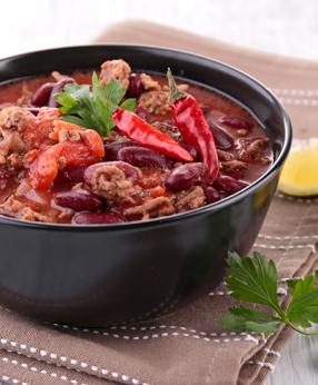 RECIPES Easy Homemade Chili INGREDIENTS 1 lb ground beef olive or vegetable oil 1 small onion, chopped 2 cloves garlic, minced 1 (14.