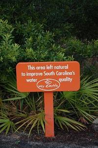 3.7 LID Landscaping Introduction Many South Carolina counties and municipalities in the Coastal Zone provide landscaping requirements and guidelines as part of their Land Development Ordinances.