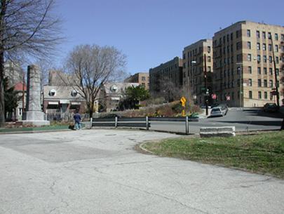 The 211 th and 219 th Street entrances to Shoelace Park offer an opportunity to reduce impervious surfaces, and promote retention and infiltration of stormwater near the Bronx River.