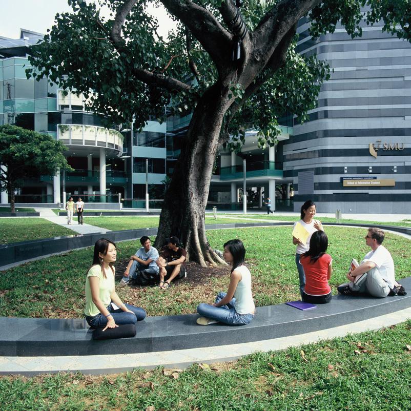 Opposite: The Campus Green at the Singapore Management University is one of many places designed for meeting and relaxing.