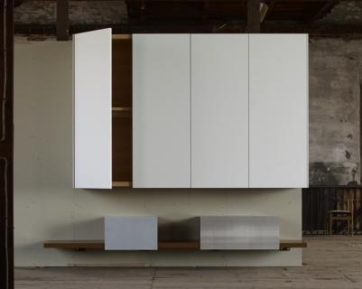 Gliss wardrobe Up Patricia Urquiola The interior of the wardrobe is available in millerighe finish (natural, pearl and dark) or in the rich and perfumed cedar, wood with anti-moths properties.