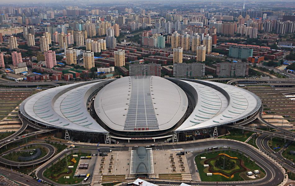 Athens Journal of Architecture April 2016 Figure 12. Beijing South Station from Air Source: http://slide.news.sina.com.cn/c/slide_1_19411_17992.html#p=1.