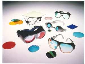 Aizsargbrilles un filtri Ārstiem, personālam un pacientiem pie ieslēgta lāzera brilles ir obligātas Nav universālu aizsargbriĝĝu visiem