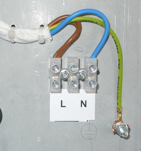 4.2 Electrical Connections 4.2 Electrical connections Fig.