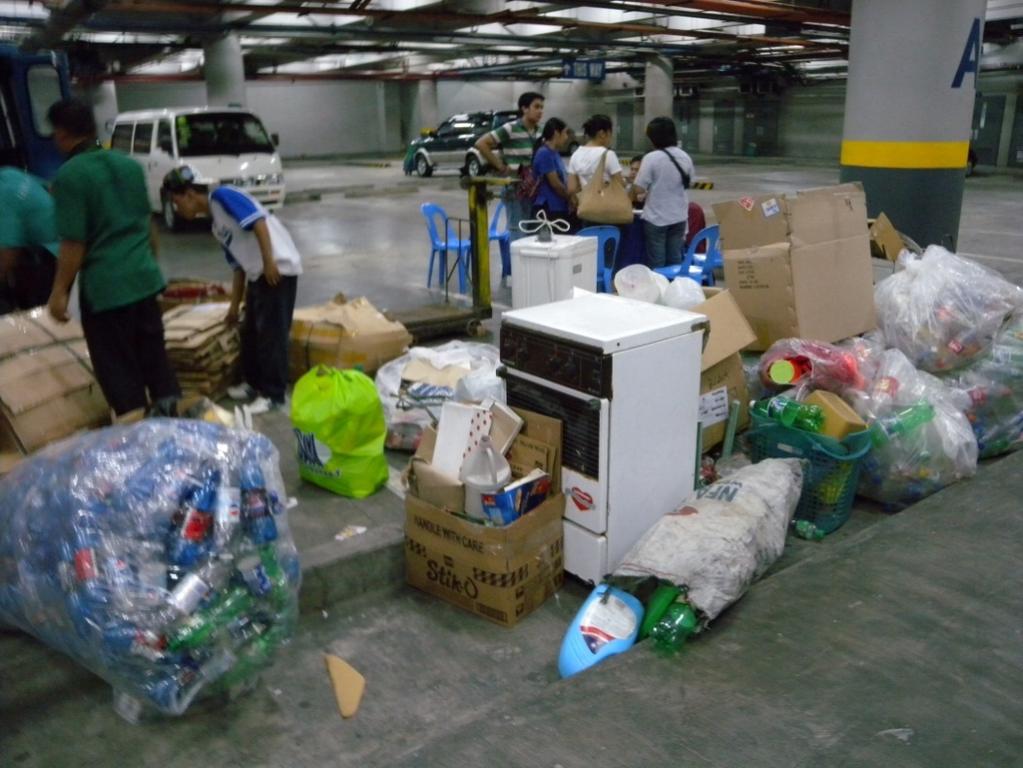Collection Event Some Malls in the Philippines conduct collection event. Malls have contract with junk shop or e waste recycler.