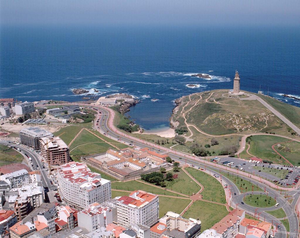 Inauguration of the Carlos Casares Park in La Coruña Francisco Javier Losada, the Mayor of La Coruña, inaugurated the Ronda de Monte Alto urban development in La Coruña.
