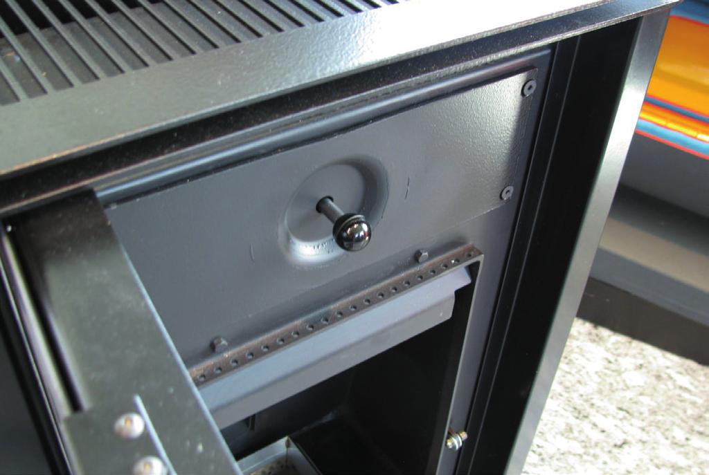 Heat stove cleaning The heat stove needs simple and accurate cleaning in order to always assure efficient performance and regular operation.