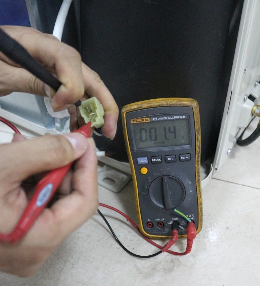 2.Compressor checking Measure the resistance value of each winding by using the tester.