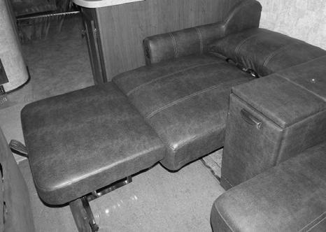 NOTICE Do not recline the lounge completely flat unless the footrest trundle section is extended.