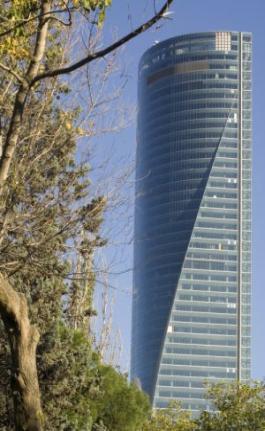 Case study: lighting in office building Torre Espacio - Madrid 4.