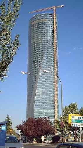 Planning example: Torre Espacio, Madrid X Gateway X Gateway 10m X Gateway X