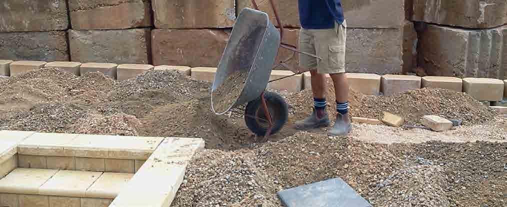 ESTIMATING MATERIALS Bedding sand The next step is to lay bedding sand evenly over the area to a depth of 30mm. Bedding sand (washed concrete sand) is required under all paving.