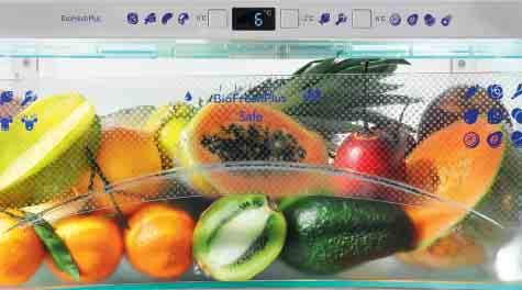 Secondly, the BioFresh compartment allows fruit, vegetables, meat and dairy products to stay fresher for significantly longer than in the refrigerator compartment.