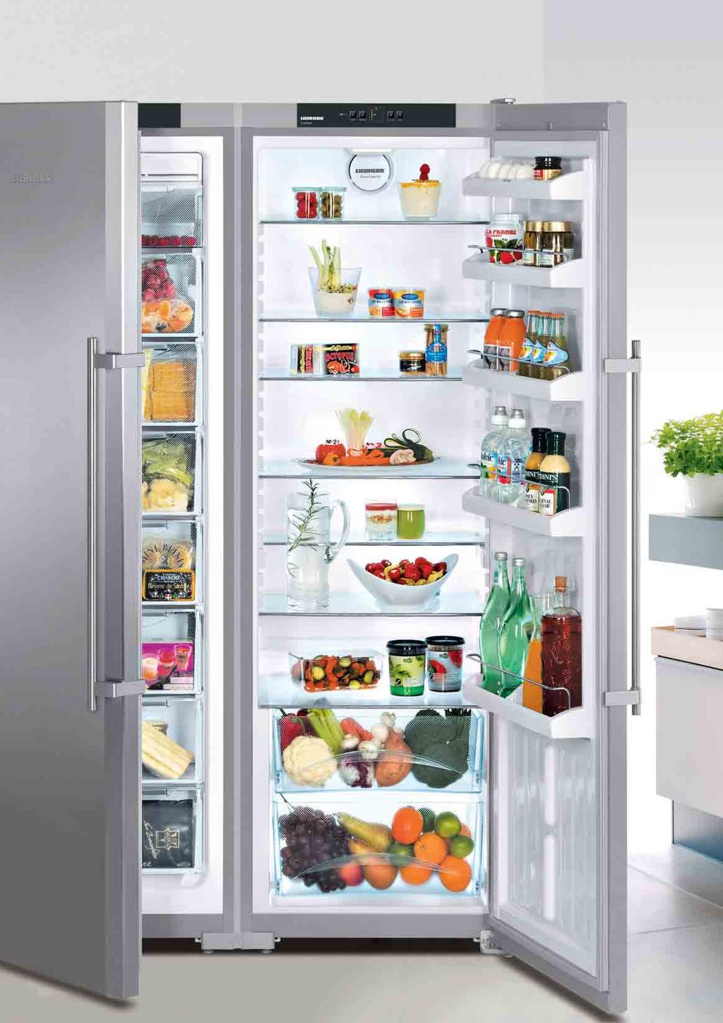 Side-by-Side fridge-freezer with two temperature zones: SBSesf 71 With the eight drawer NoFrost freezer compartment, the Side-by-Side fridge-freezer SBSesf 71 gives you an extra-large capacity for
