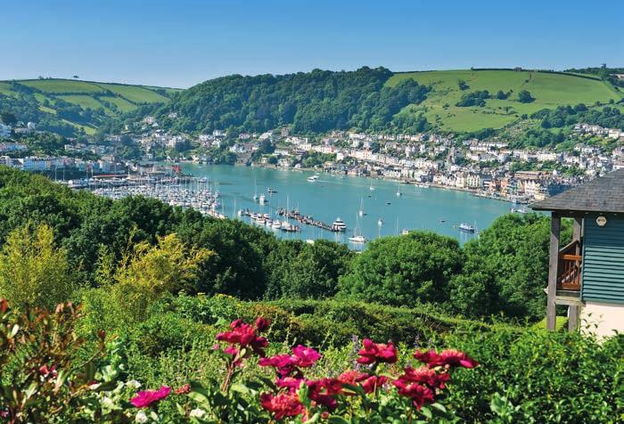 The Golf House Kingswear Dartmouth TQ6 0DZ Kingswear village about 3 miles Dartmouth (via Higher Ferry) about ½ mile Totnes (main line rail station) about 11 miles Reception hall, kitchen/breakfast