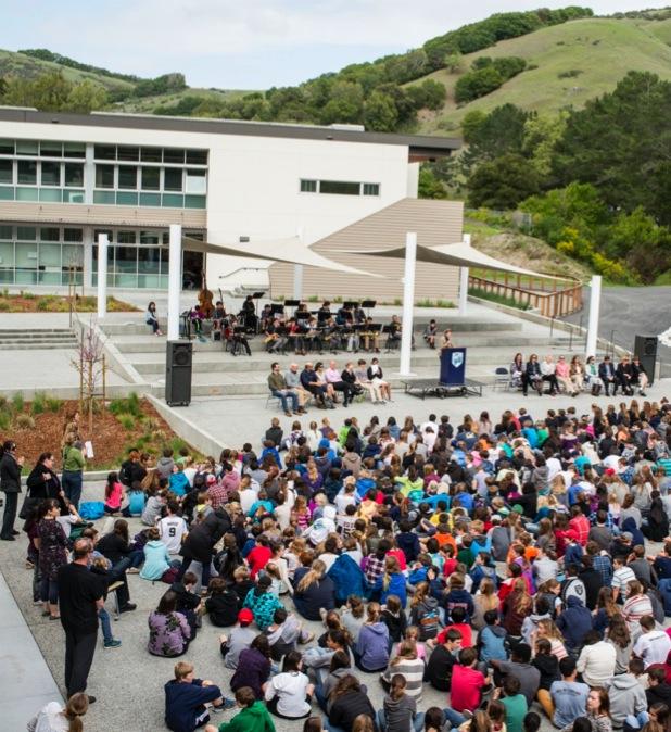 Community Environment White Hill Middle School is located on 22 acres at the northern edge of Marin County s Town of Fairfax and surrounded by hills, open space, and residential neighborhoods.