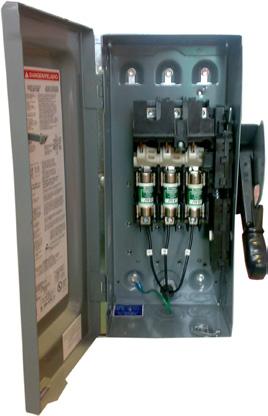 significantly reduces field labor, cost of construction, and start-up. A NEMA 1 enclosure with tooled access is factory mounted on the unit bulkhead panel next to the fan discharge.