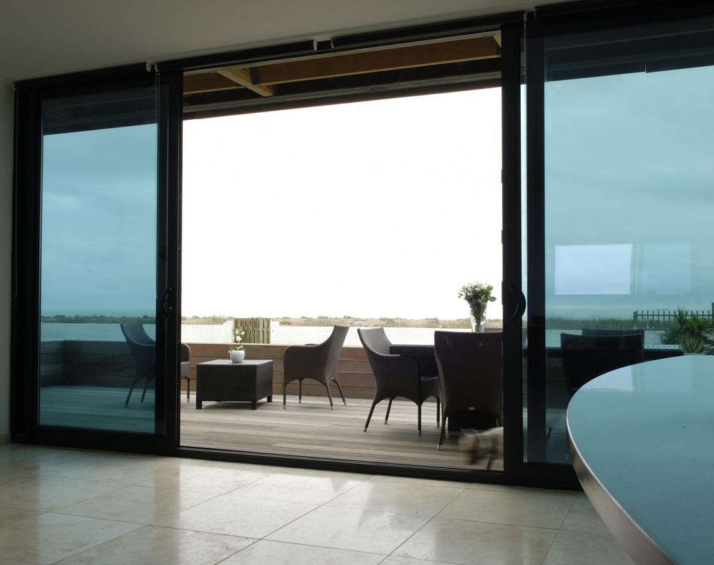 Sliding patio doors High-performance, secure and undoubtedly stylish, slide