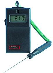 size thermometer measuring less than 185mm overall and weighing less than 50 grams including battery, probe and cover.