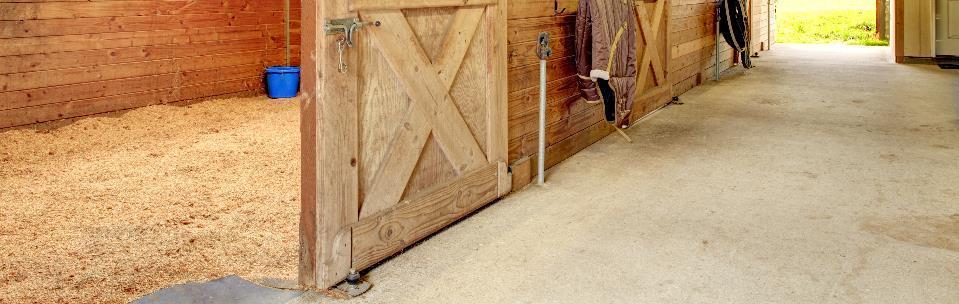 Max Clean stall hygiene The addtion for more hygiene in the house Improved animal health Clean house climate and discharge of the airways by ammonia and moisture retention Better hoof health through