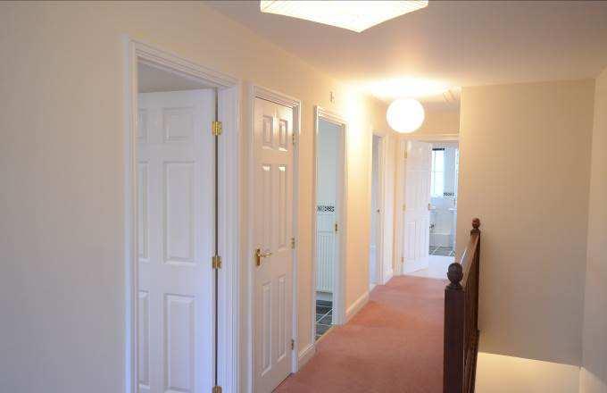 FIRST FLOOR SPACIOUS LANDING Large area suitable for