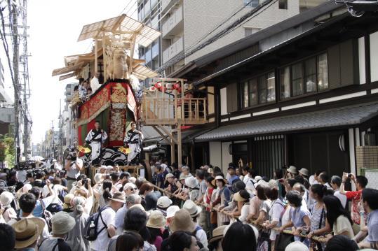 2018 Winners Project Profile Award of Excellence Shijo-cho Ofune-hoko Float Machiya Kyoto, Japan The renewal of this early 20 th -century machiya celebrates Kyoto culture through the safeguarding of