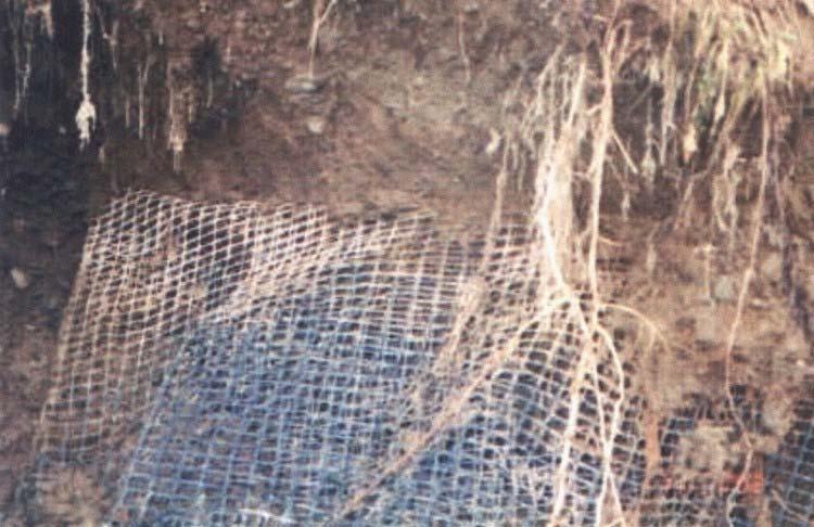 Findings of AK DOT Study on Synthetic Fabric Wrapped Soil Lifts Photo from FHWA-AK-RD-03-03 Inner fabric used