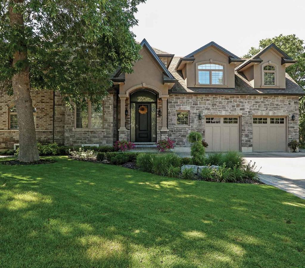 desirable South Burlington, steps from the lake Stunning and elegant best describe this 3 year old custom built home, in this desirable South Burlington neighbourhood, steps from the lake.