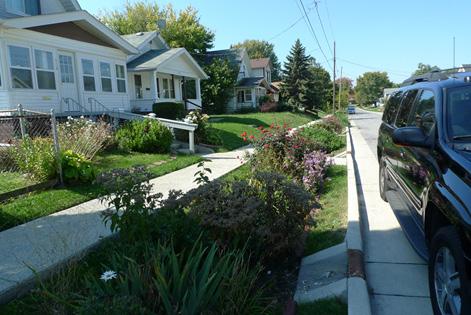 Ohio Balanced Growth Program BEST LOCAL LAND USE PRACTICES BIOSWALES AND BIORETENTION IN THE RIGHT-OF-WAY The Ohio Balanced Growth Program, and its Best Local Land Use Practices component, continue
