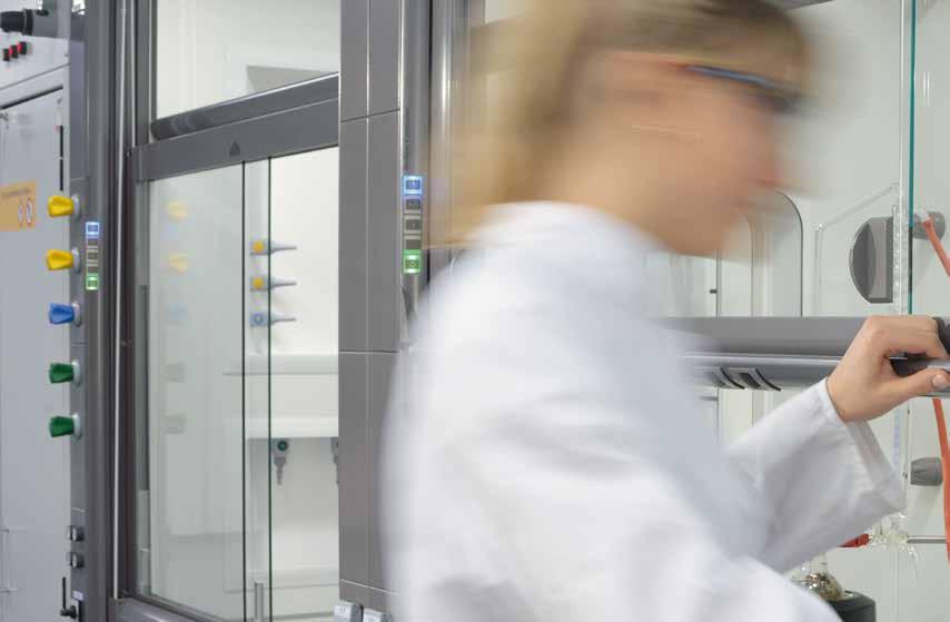 Fume hoods and 1 exhaust devices Energy efficiency, optimal ergonomics and a very large internal volume make work with our new fume hood even safer and more comfortable for users than before.