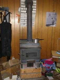 How does a wood stove