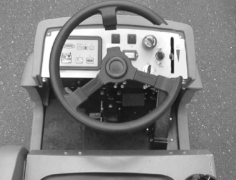 CONTROLS AND INSTRUMENTS A B C D E F G H I J T K S R Q P O N M L A. Steering wheel B. Control panel C. Battery discharge indicator D. Recovery tank full indicator E. Solution tank empty indicator F.
