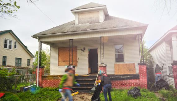 CASE STUDY RISK-TAKING & EXPERIMENTATION Write A House Detroit: Write A House is a different kind of writer s residency program.