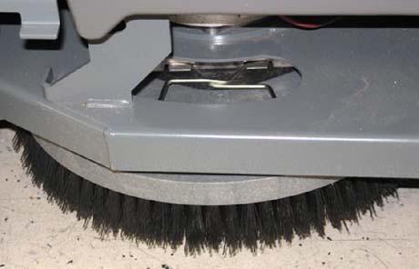 DISK BRUSHES AND PADS Replace the brushes or pads when they no longer clean effectively. Cleaning pads must be placed on pad drivers before they are ready to use.