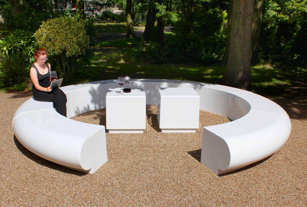 Corona Modular Circular Seating & Planters Corona creates an eye-catching C-shaped seating design for large contemporary gardens or urban environments.