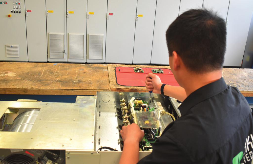 CORRECTIVE MAINTENANCE Single point of contact for parts repair of all manufacturers Bakker Sliedrecht repairs frequency converters, switches, resistors and displays in a specialized repair workshop.