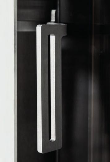 Door design The door handle is available in black or stainless steel finish, with a classic spiral or modern flat shape.