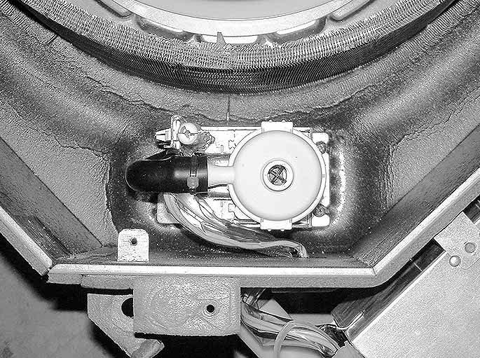 OPERATING PROCEDURE PHOTOS&ILLUSTRATIONS 9. Removing the drain pump (DP) and drain sensor (DS) () Remove the panel. (Refer to ) () Remove the drain pan.