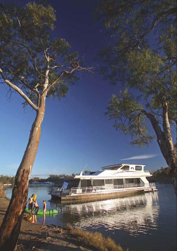 Enjoy the peace and tranquillity of the majestic Murray River while cruising onboard a Willandra Houseboat.