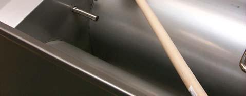 If necessary, use the Fryer s Friend steel rod to clear the drain from inside the frypot as necessary. Drain valve in the open position. Filter ONLY one frypot at a time.