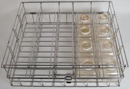 20-Bottle Hinged lid and clip secure bottles for washing Product: CP61A101 Cage