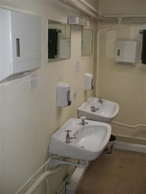 Generic Dunlop Oriel House Toilets: The mirrors do not start at