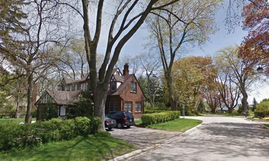 trees that are of appropriate scale to property Height and Scale of Houses Cottage Character: The sight lines of houses across the street from the Lakefront houses should not be