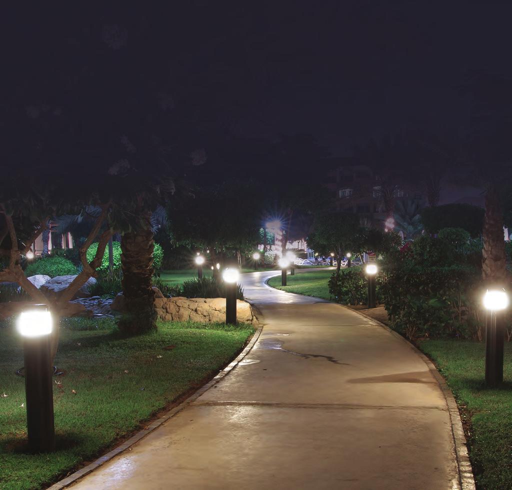 High output round top and flat top bollards EFFICIENT 17W LED UP TO 85