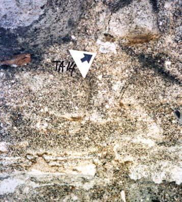 Sample no. 14 Location Cella, exterior. Eastern side. Decoration Layer Preparation. Photo Film 20, photos 5, 6. Many colours, lots of yellow Much lime, lumps of lime.