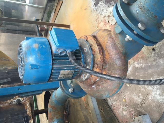 Leaks/sign of leaks Water running from close coupled connection Traces of lime scale running down from close coupled connection Long-term leaks have a good chance of pitting the shaft and therefore